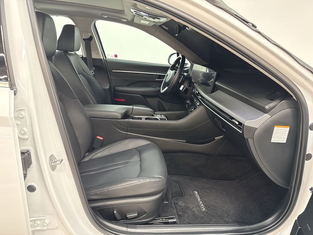 Used 2024 White Hyundai Limited image 18