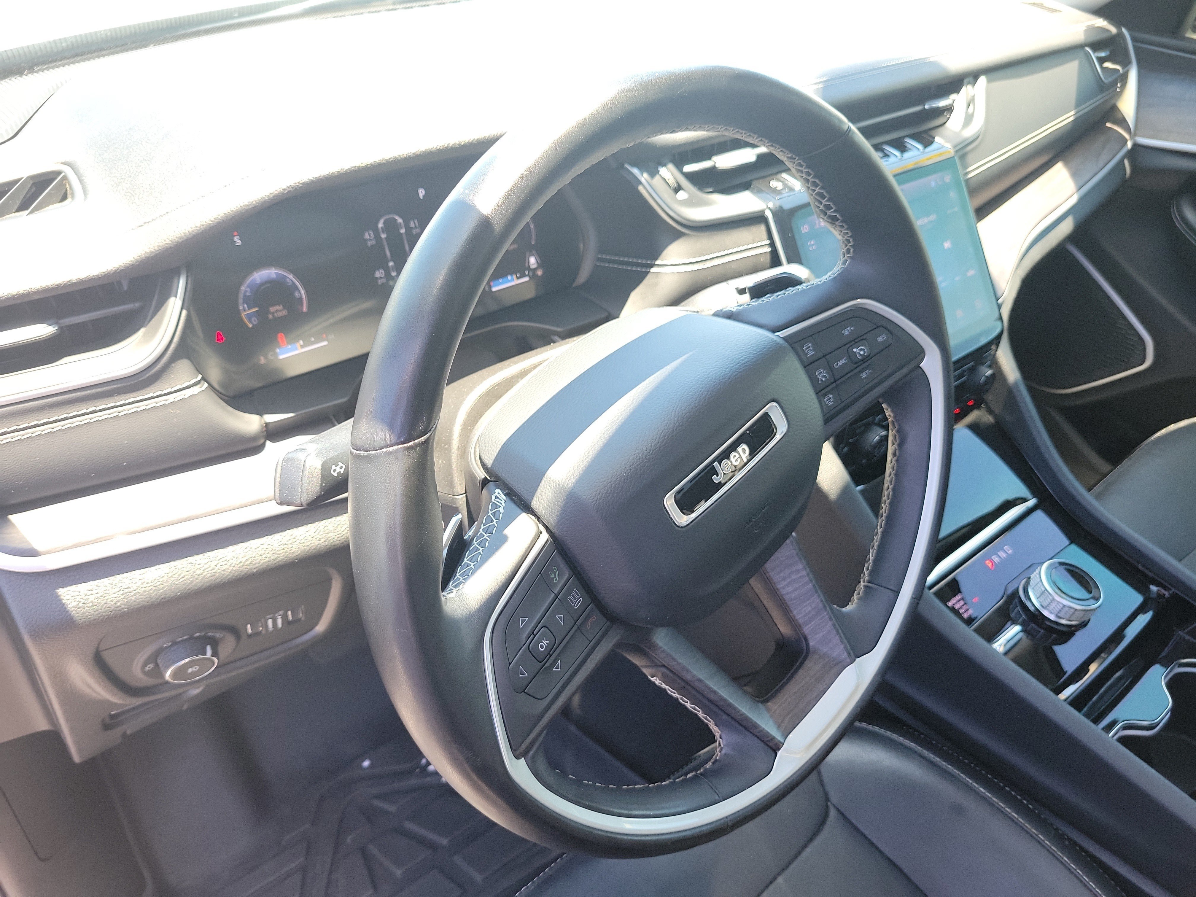 Used 2022 Baltic Gray Metallic Clearcoat Jeep Limited image 27