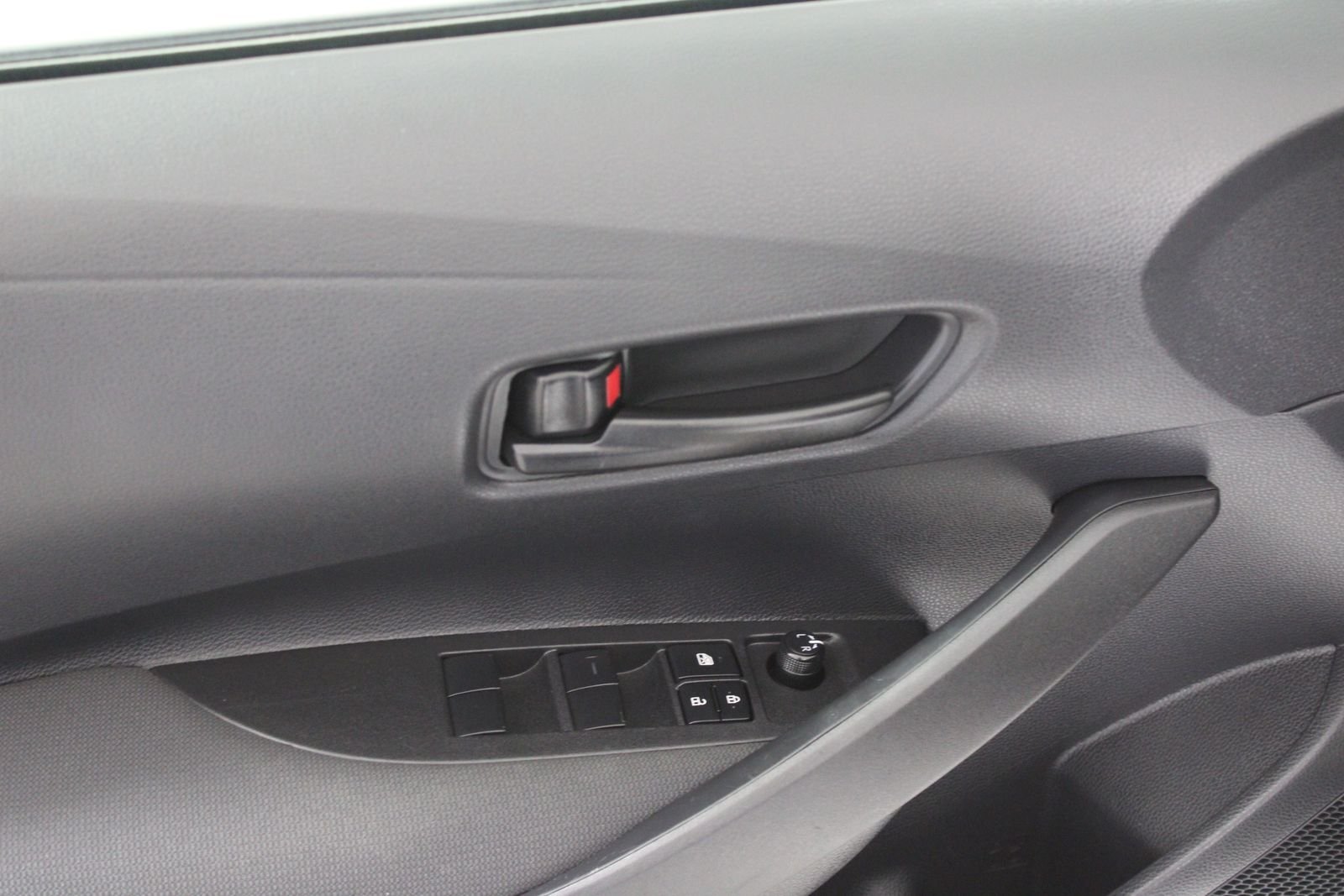 Used 2025 White Toyota LE image 25