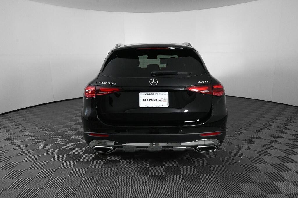 New 2027 Black Mercedes-Benz GLC 300 image 28