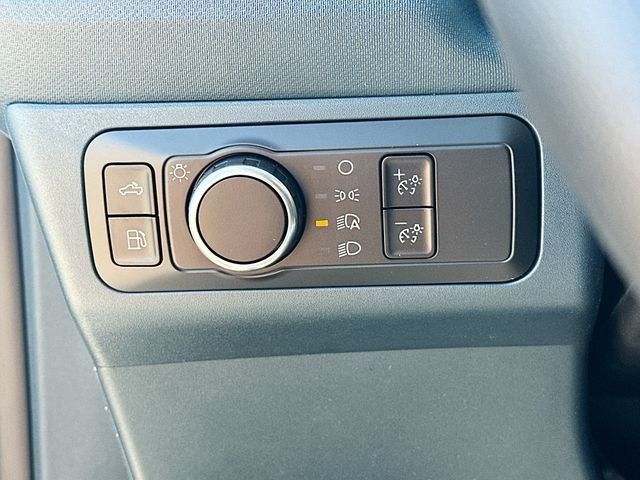 New 2026 Oxford White Ford XLT image 41