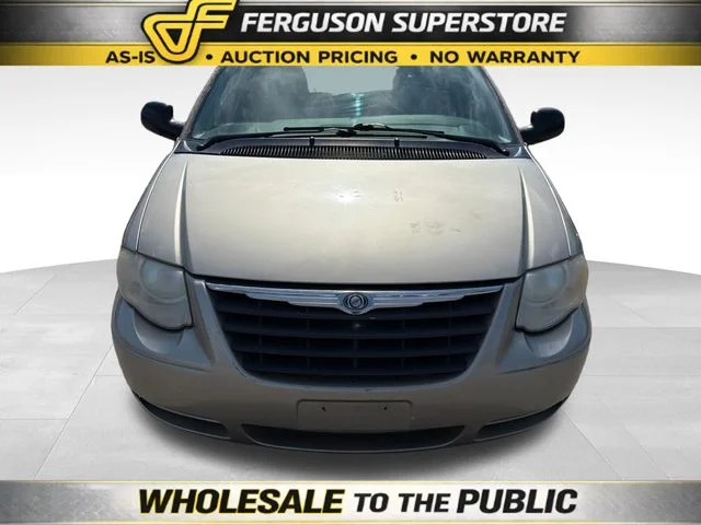 Used 2006 Gold Chrysler Touring image 2