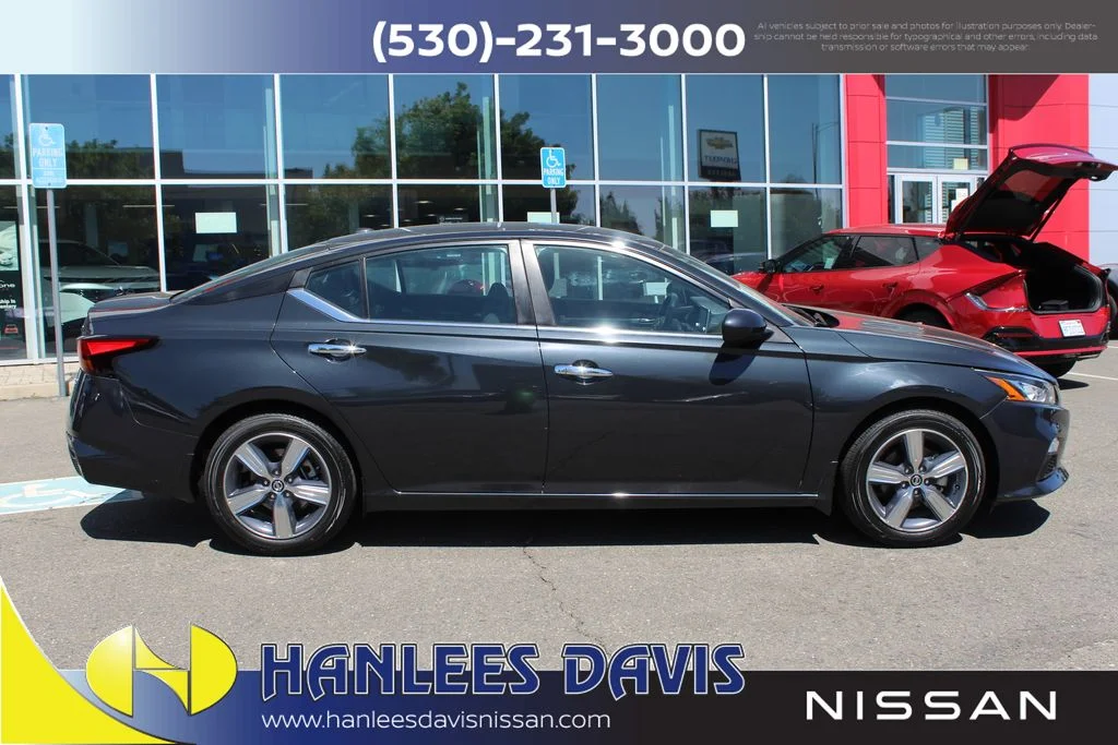 Used 2021 Blue Nissan 2.5 SV image 6