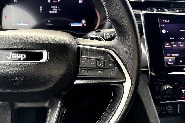 Used 2022 White Jeep Altitude image 14