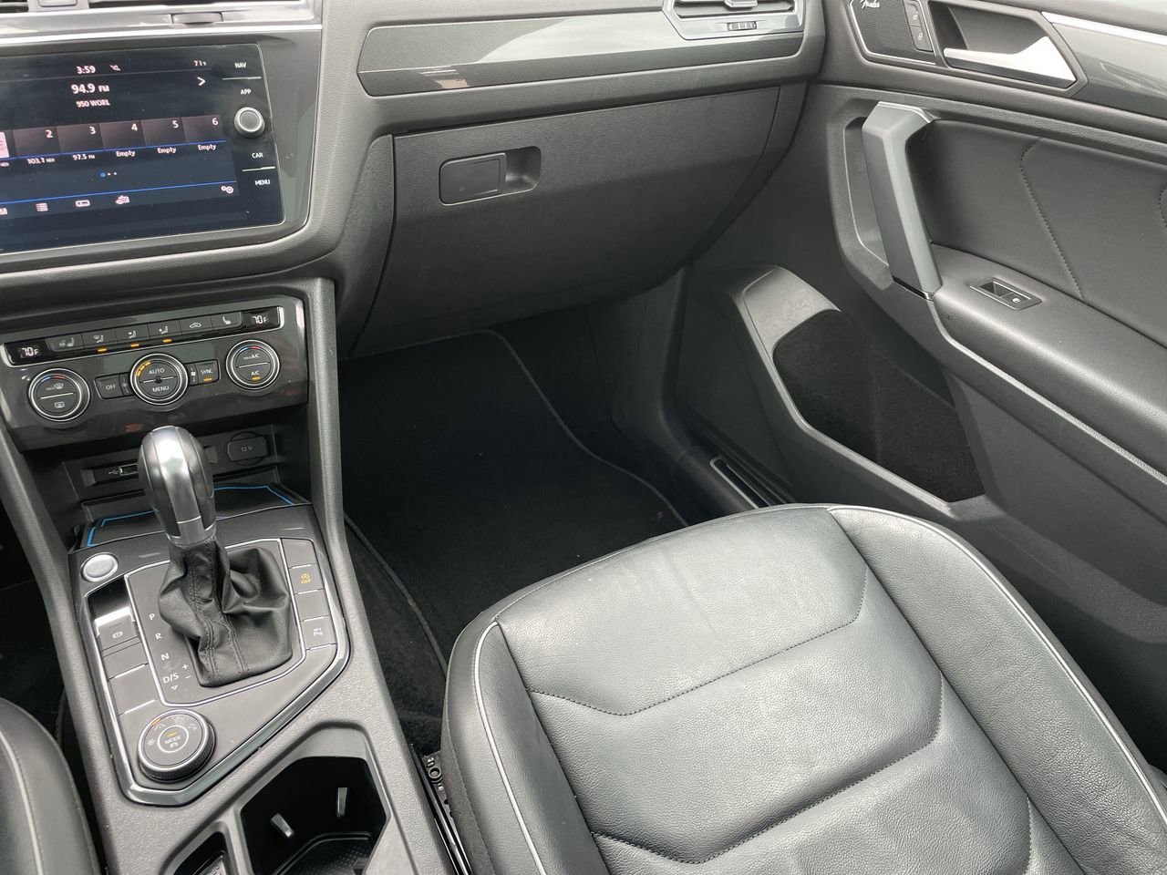 Used 2019 Pure White Volkswagen SEL Premium image 15