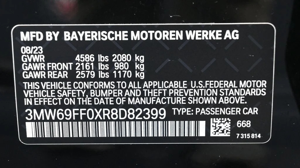 2024 BMW 3 Series 330i - Photo 27