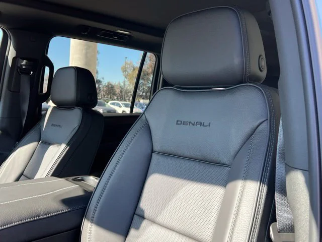 2026 GMC Yukon XL Denali - Photo 17
