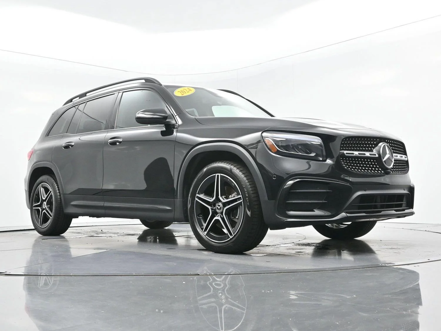 Used 2024 Black Mercedes-Benz GLB 250 image 43