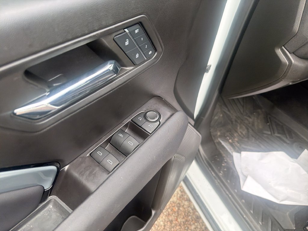 Used 2024 White Chevrolet Z71 image 12