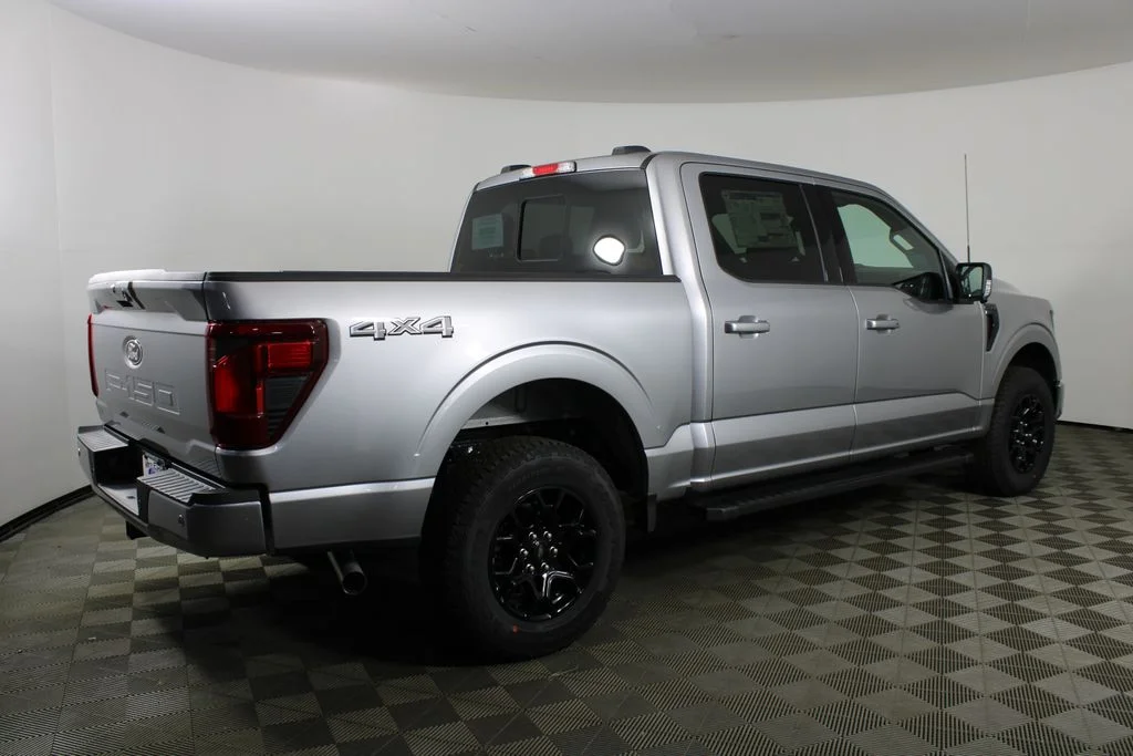 New 2026 Silver Ford XLT image 5