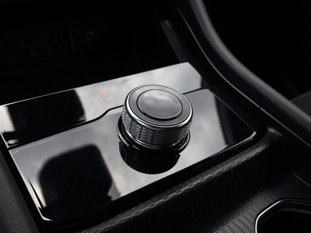 Used 2025 Black Jeep Altitude image 38