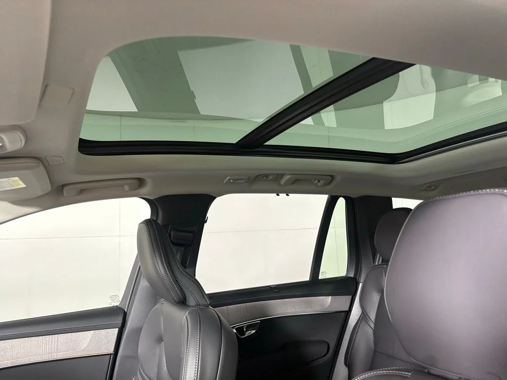 New 2026 Vapour Grey Volvo Ultra image 32