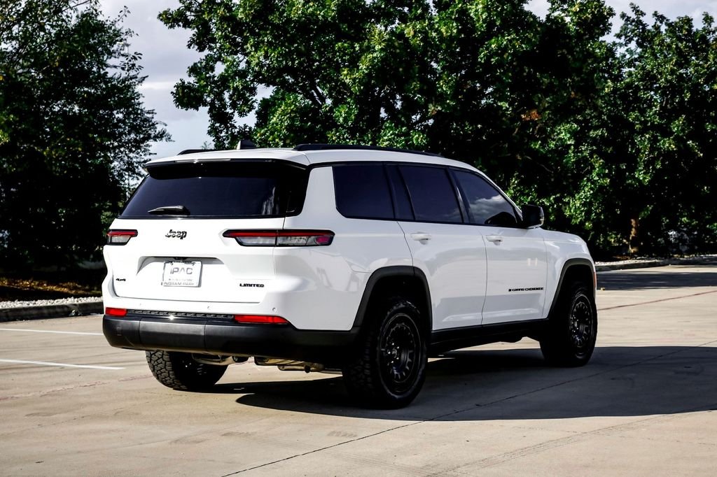 New 2025 Bright White Clear-Coat Exterior Paint Jeep Limited image 4