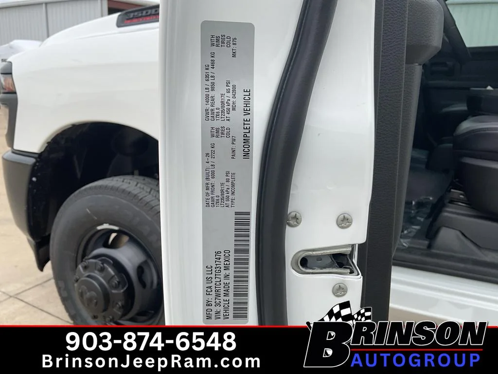 New 2026 Bright White Clear-Coat Exterior Paint RAM Tradesman image 16