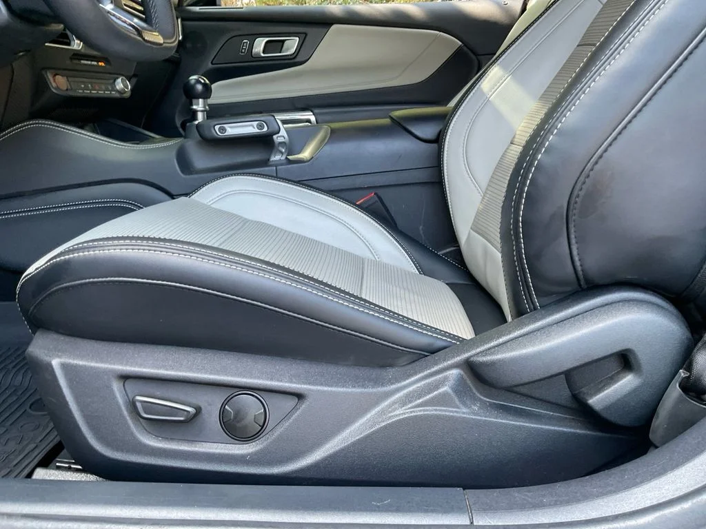 Used 2024 Silver Ford GT Premium image 32