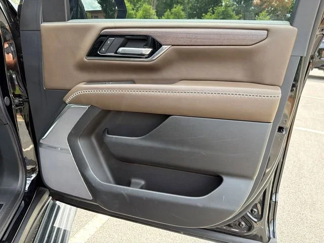 Used 2025 Onyx Black GMC Denali Ultimate image 14