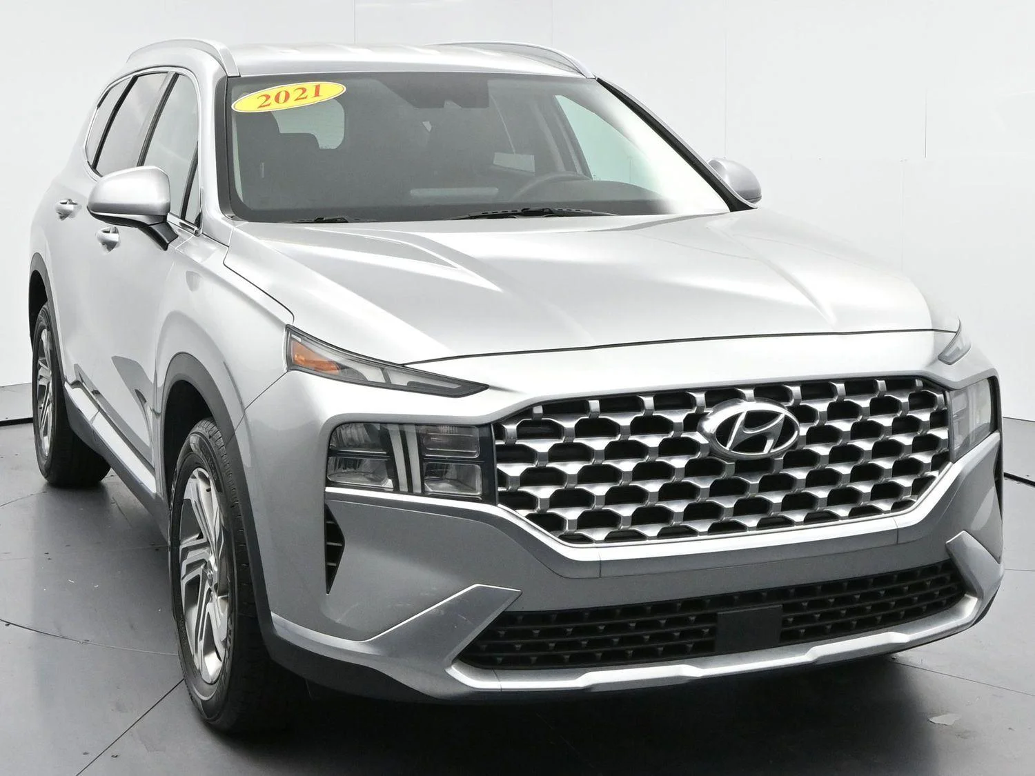 Used 2021 Shimmering Silver Hyundai SEL image 2