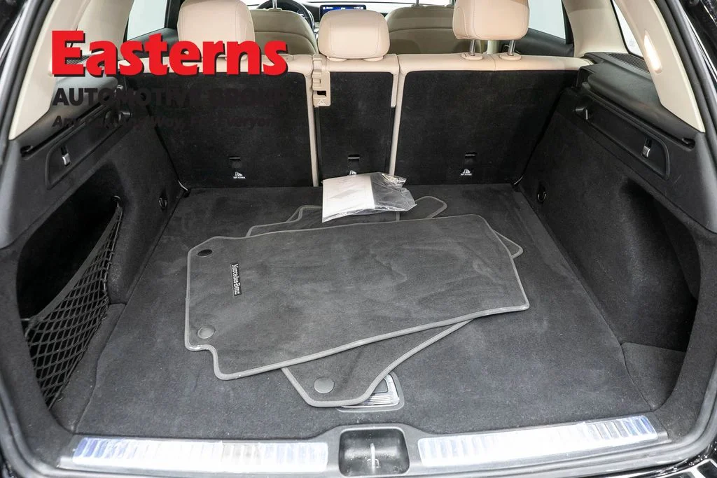 Used 2022 Black Mercedes-Benz GLC 300 image 9