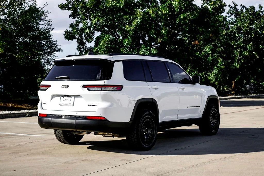 New 2025 White Jeep Limited image 4