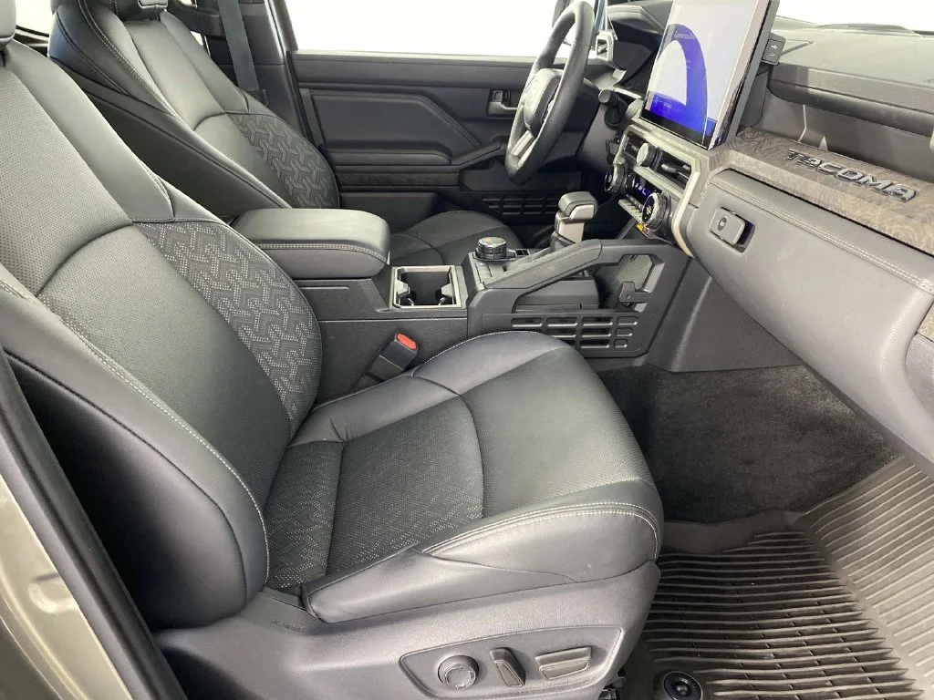 Used 2025 Bronze Toyota Limited image 11