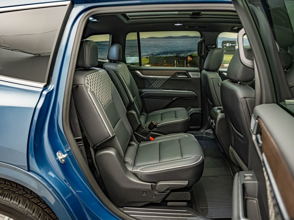 2024 GMC Acadia Denali - Photo 35