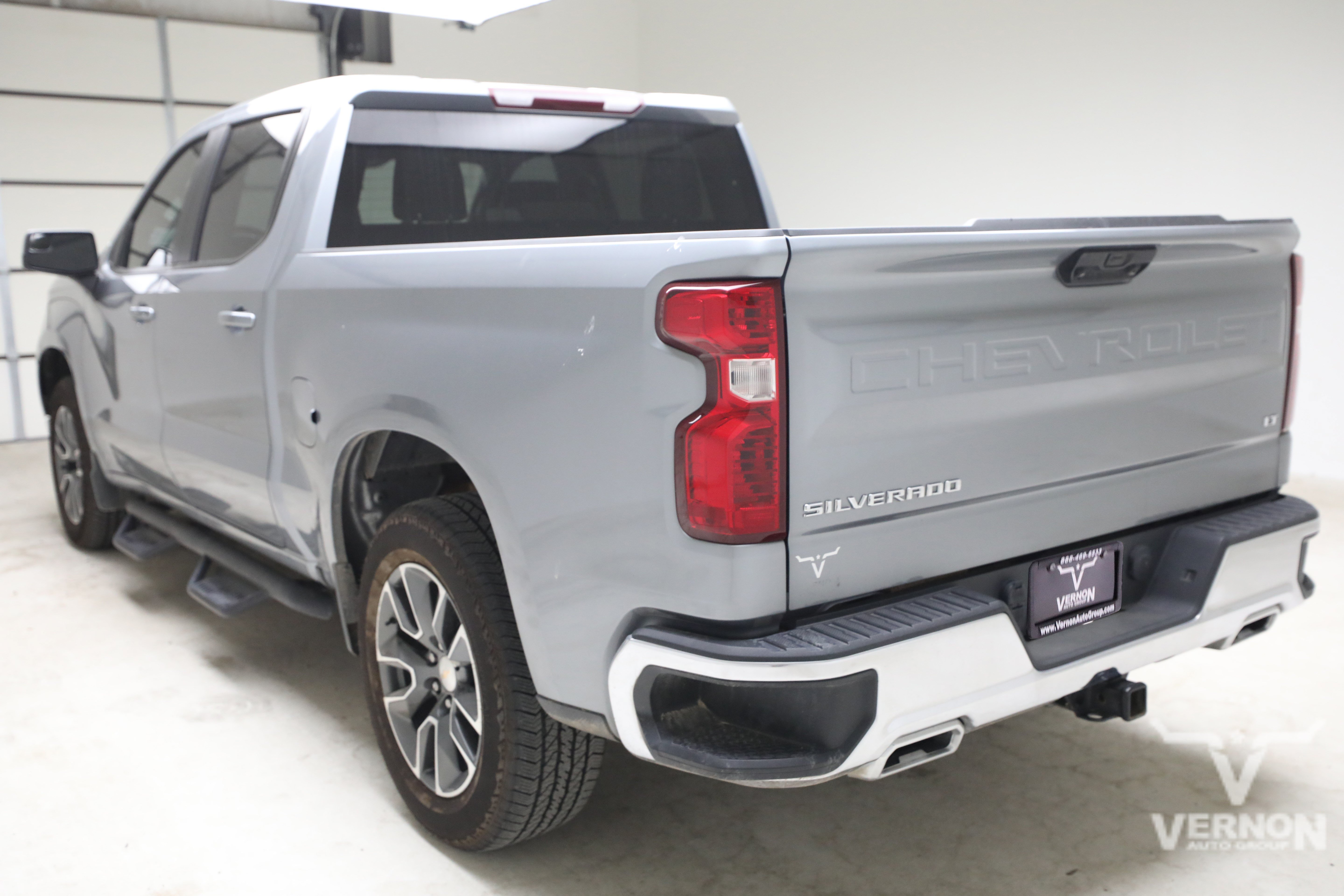 Used 2023 Sterling Gray Metallic Chevrolet Y image 3