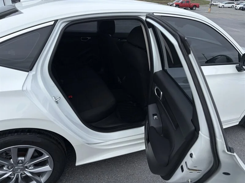 Used 2023 White Honda EX image 15