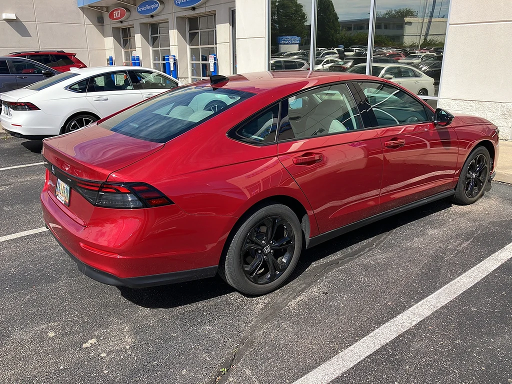 Certified Used 2025 Radiant Red Metallic Honda SE image 4