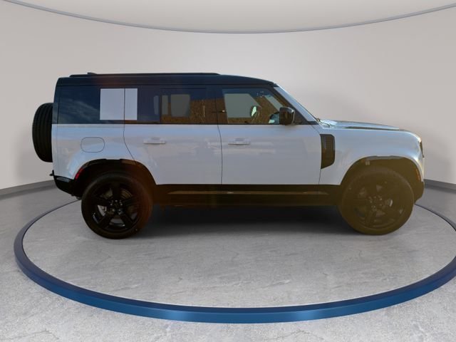 New 2026 Fuji White Land Rover X-Dynamic SE image 4