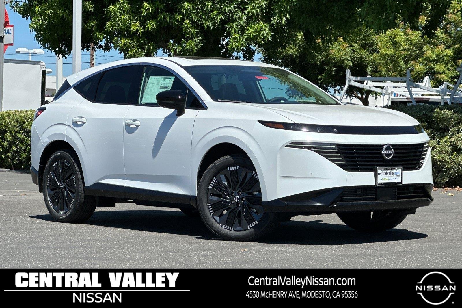 New 2026 Everest White Pearl Tricoat Nissan Platinum image 2