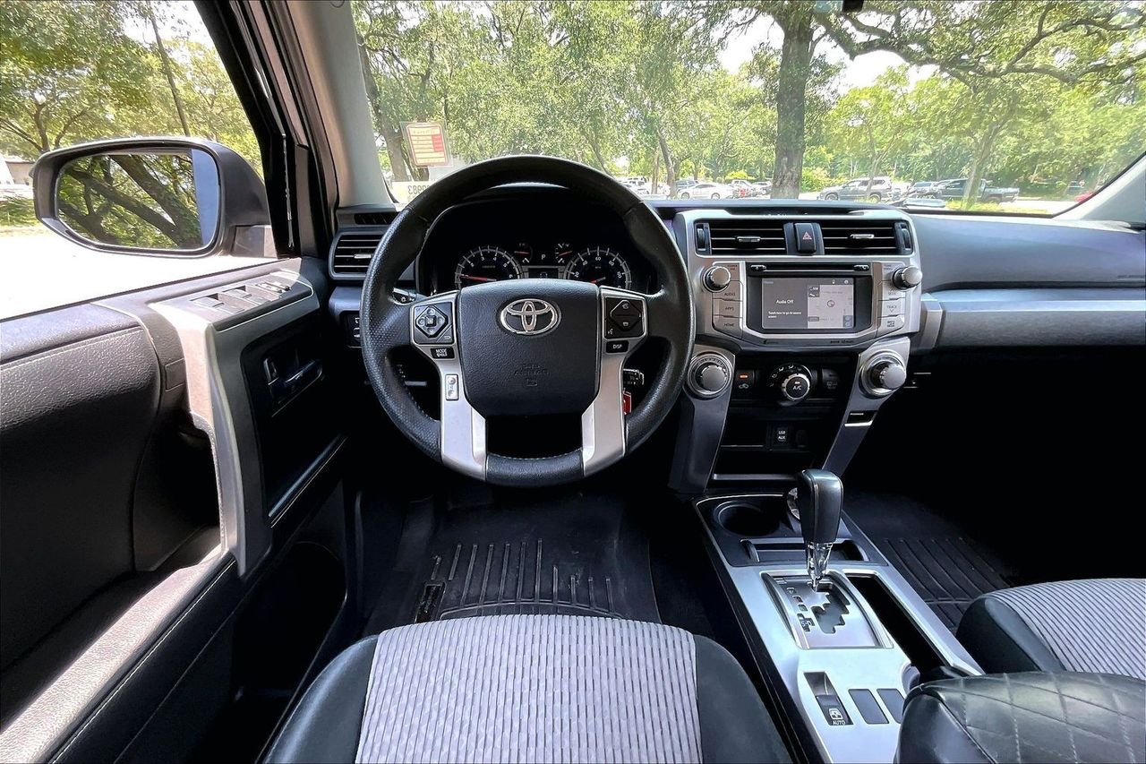Used 2018 Gray Toyota SR5 image 8