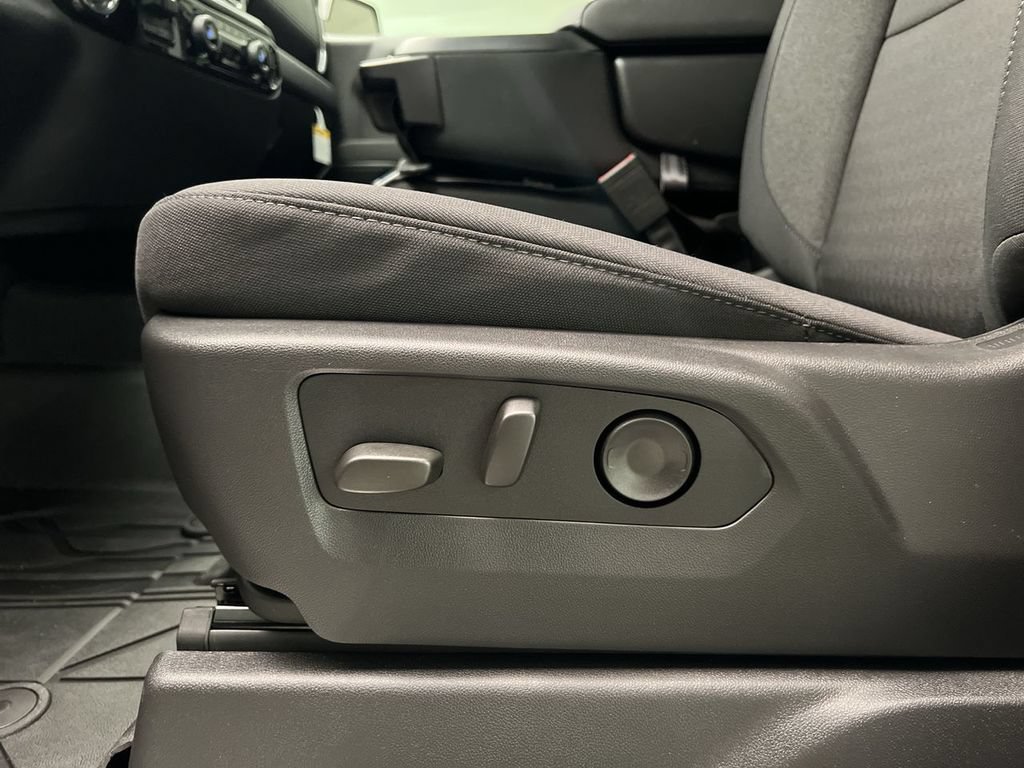 New 2026 Summit White Chevrolet LT (2FL) image 12
