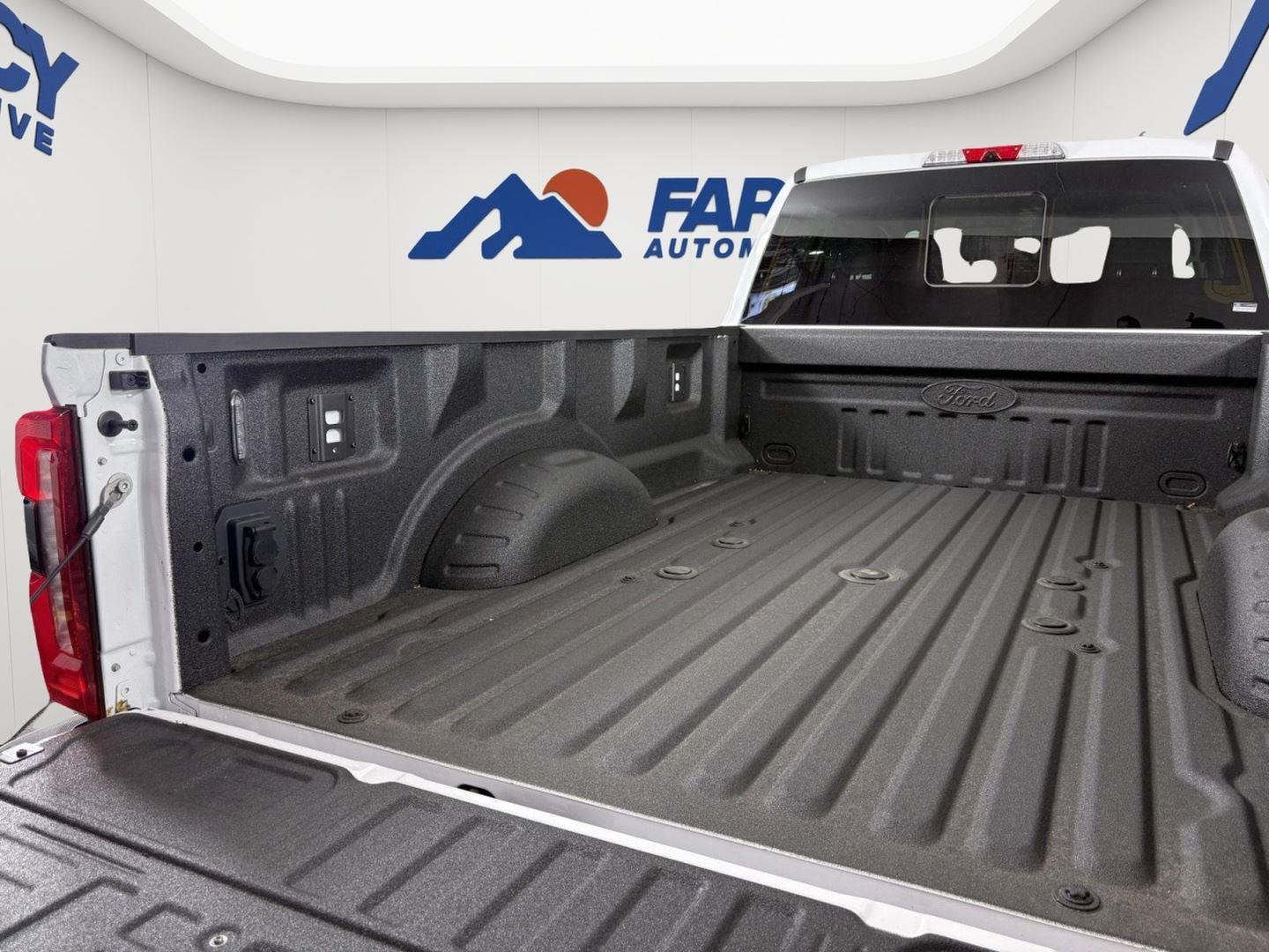 New 2026 Oxford White Ford XL image 6