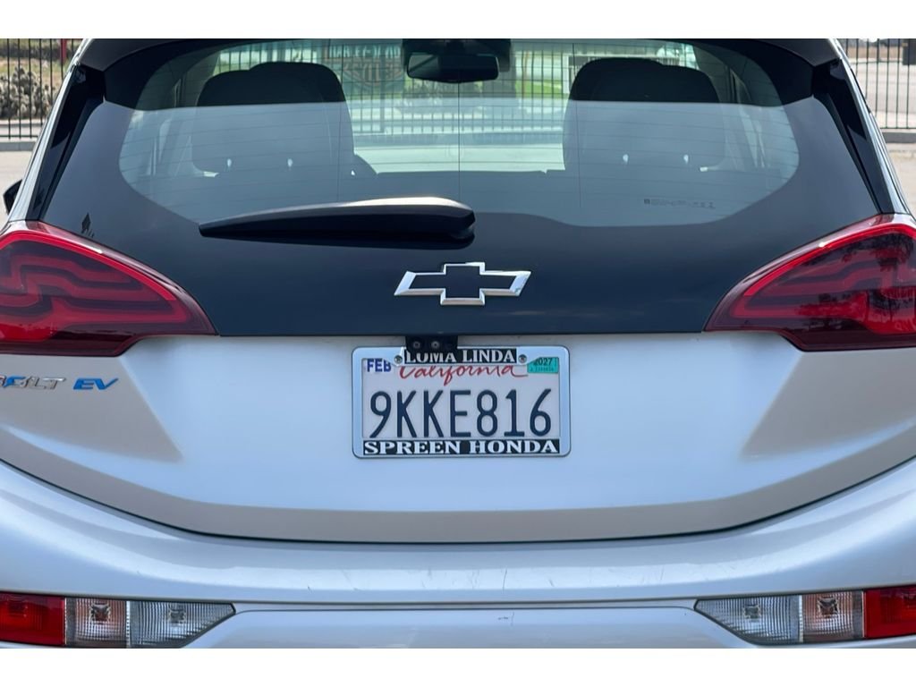 Used 2017 Silver Ice Metallic Chevrolet Premier image 44