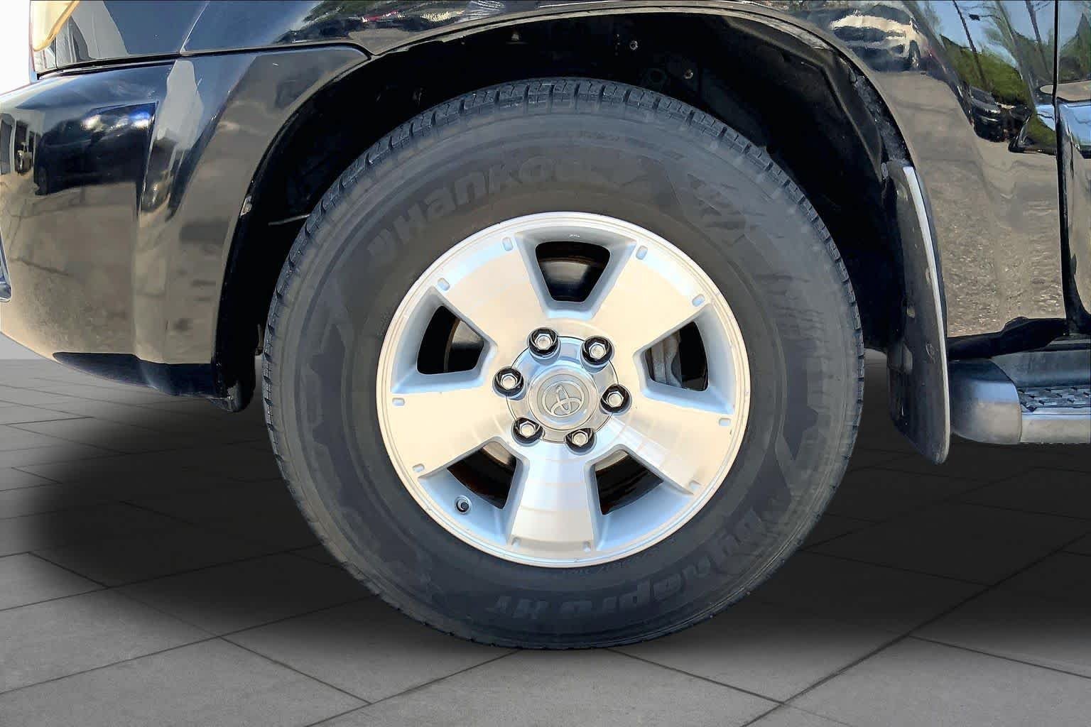 Used 2008 Black Toyota SR5 image 10