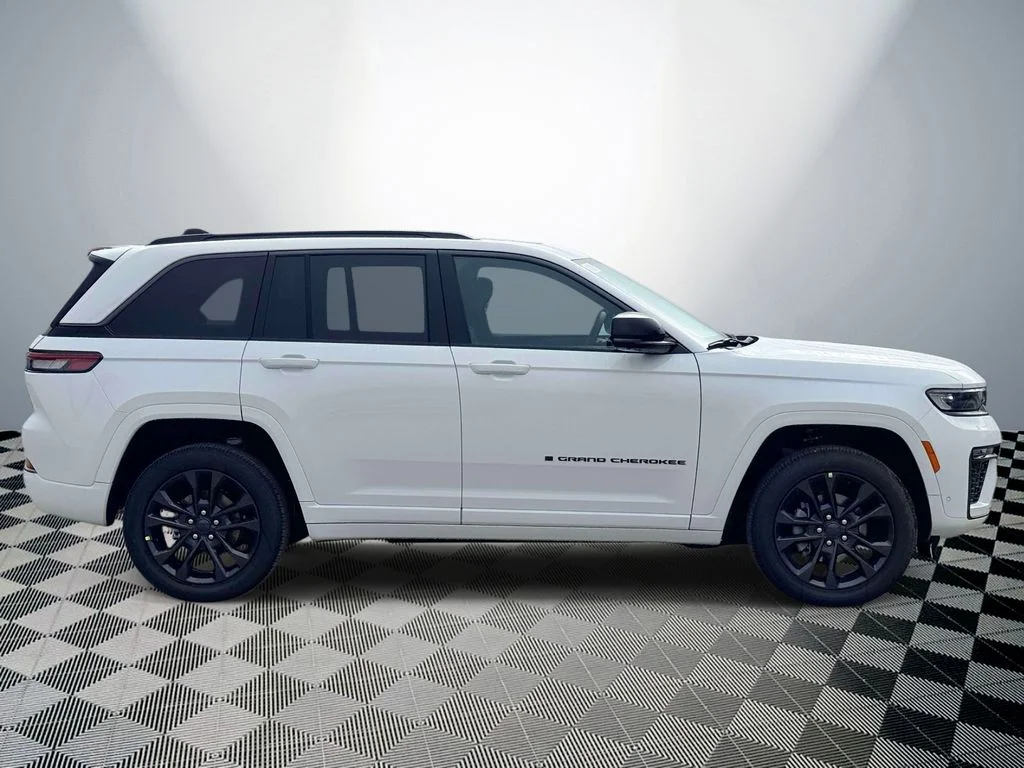 New 2026 White Jeep Limited Reserve image 6