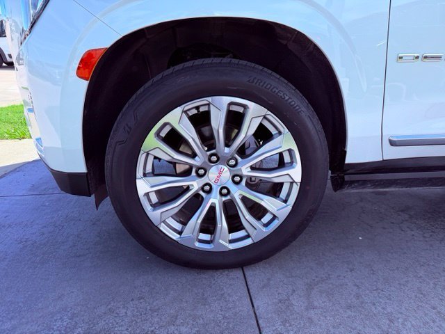 Used 2024 White GMC Denali image 4