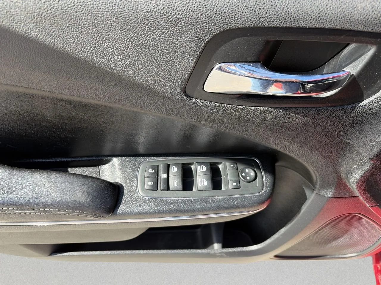 Used 2013 Red Dodge SXT image 19