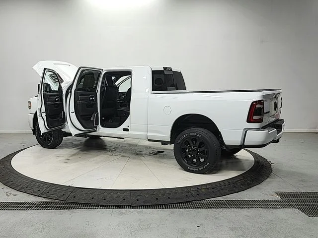 Used 2023 White Ram Laramie image 13