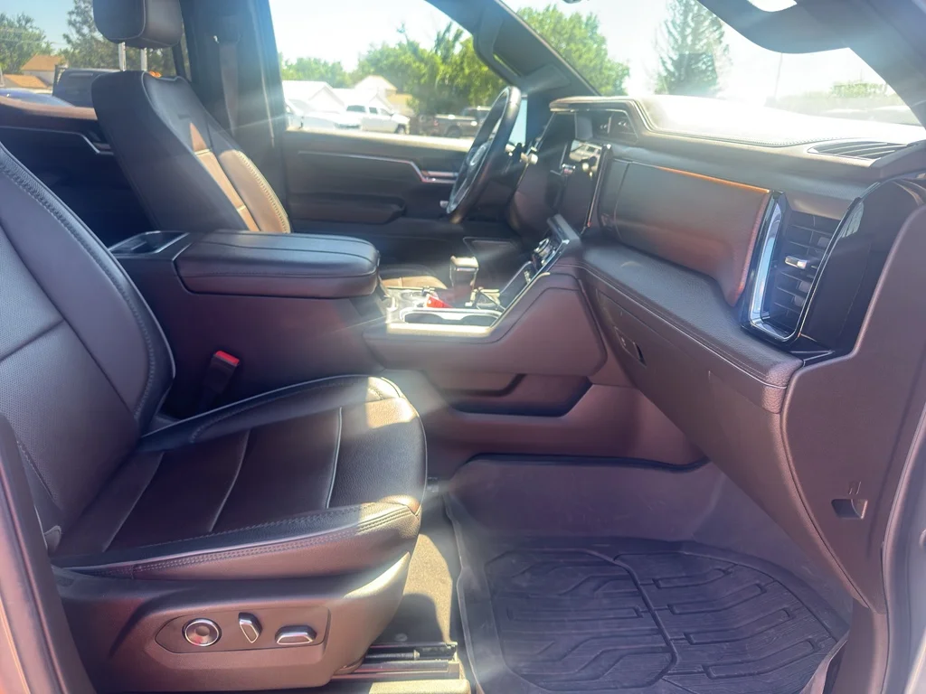 Used 2025 Sterling Metallic GMC Denali image 16