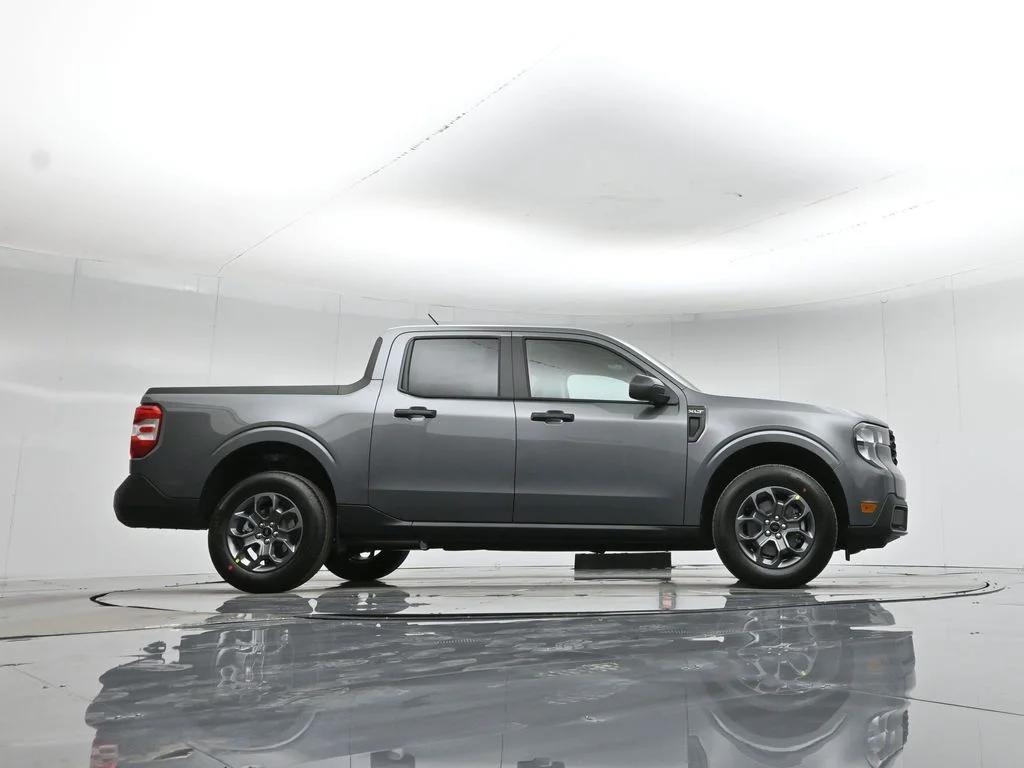New 2026 Carbonized Gray Metallic Ford XLT image 45