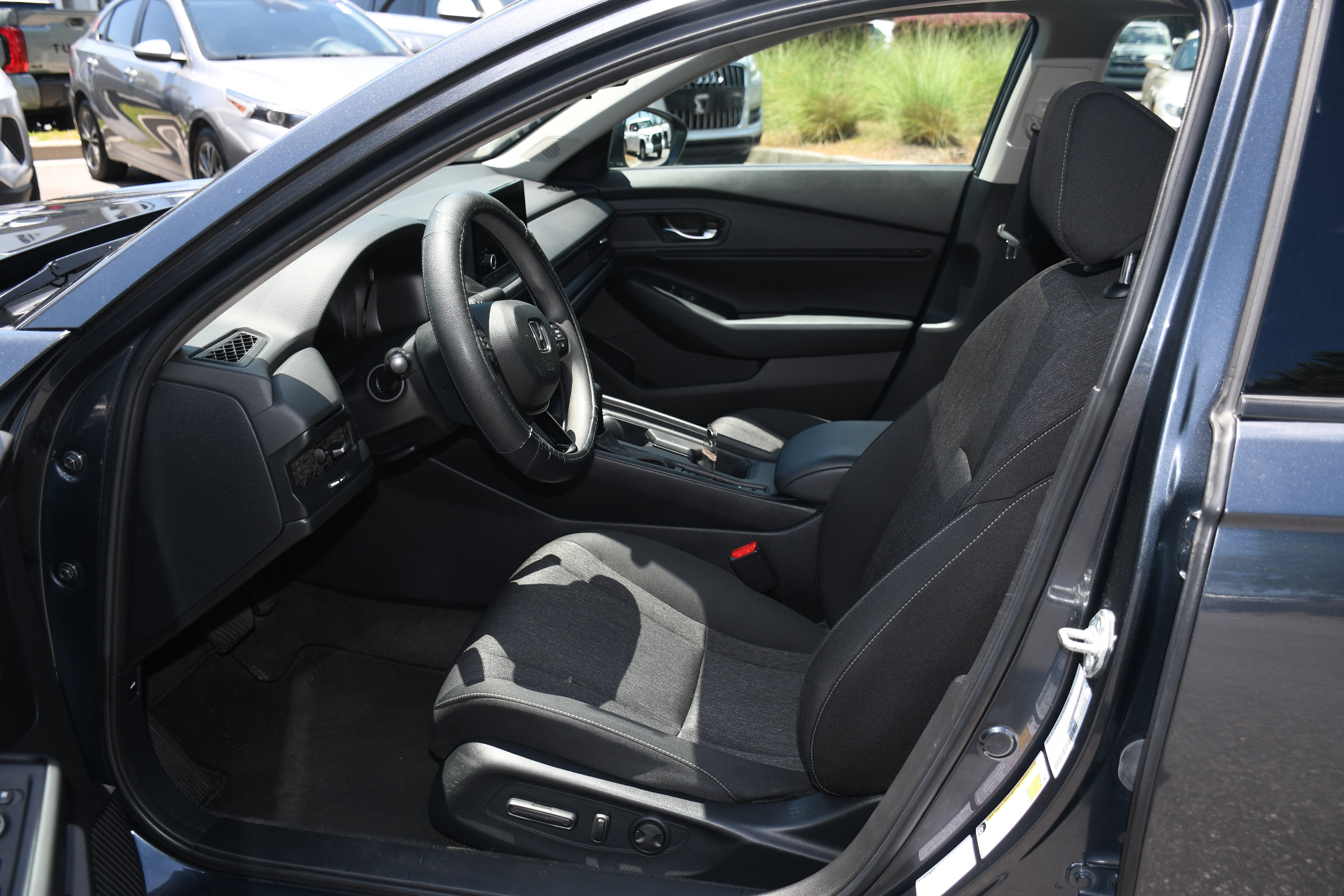 Used 2023  Honda EX image 7