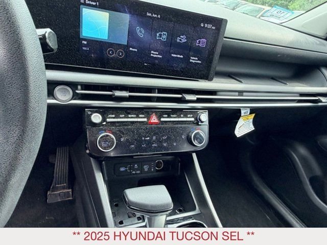 Used 2025 Silver Hyundai SEL image 10