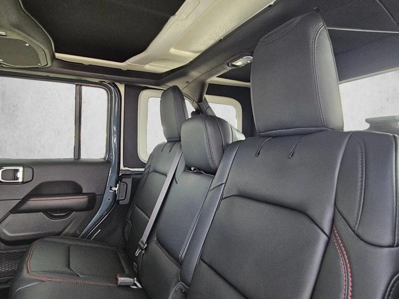 New 2026 Anvil Clear-Coat Exterior Paint Jeep Rubicon X image 15