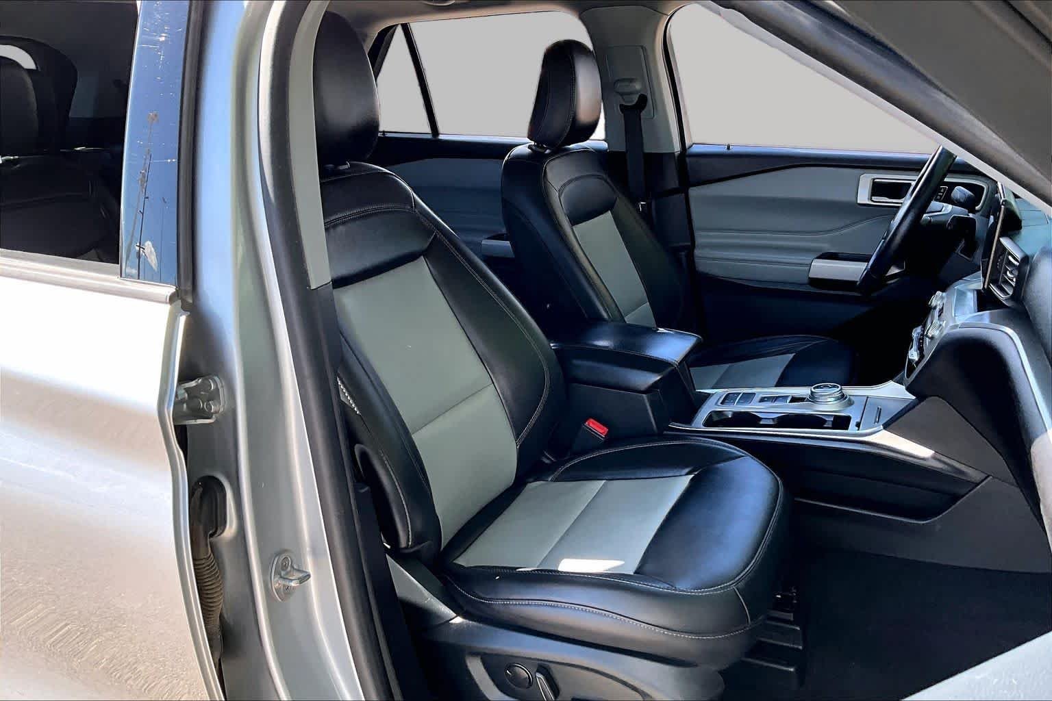 Used 2022 Iconic Silver Ford XLT image 9