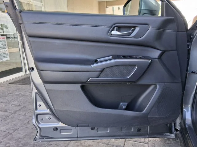Used 2023 Gray Nissan SL image 16