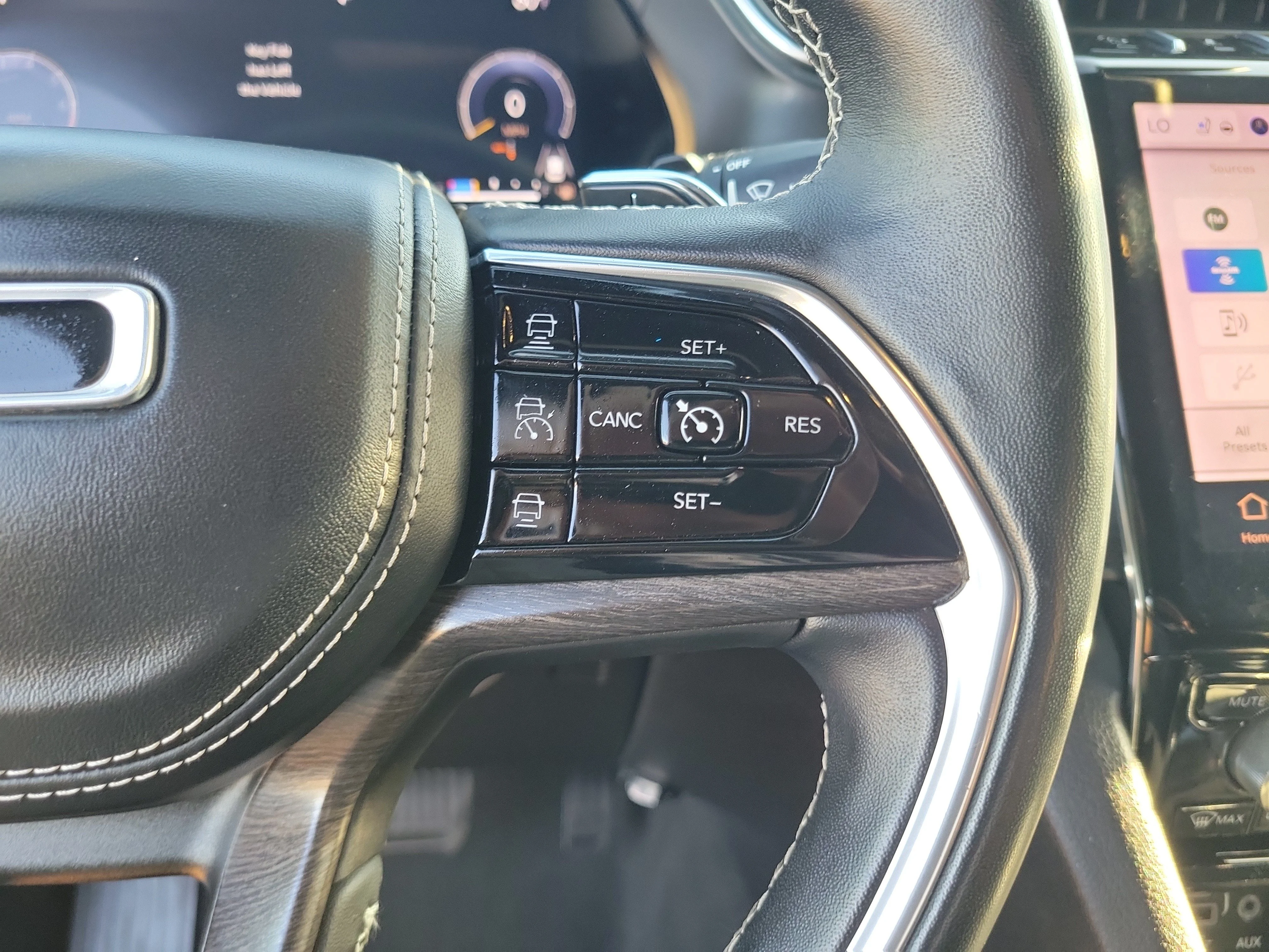 Certified Used 2022 Silver Jeep Overland image 25
