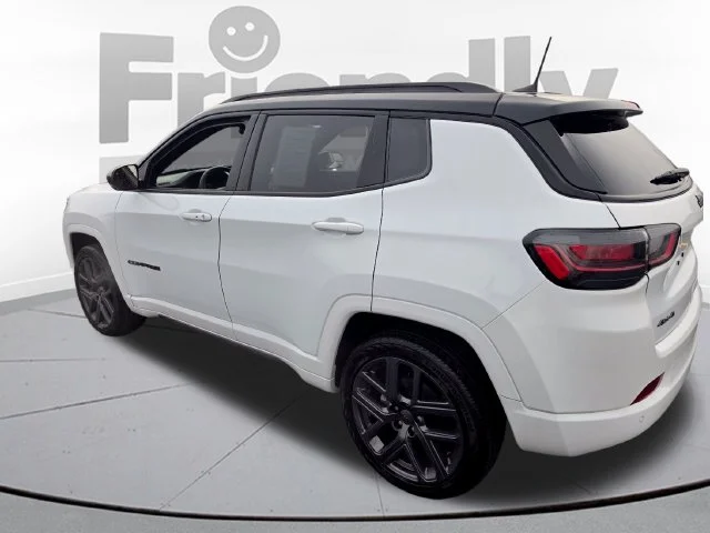 Used 2024 White Jeep Limited image 7