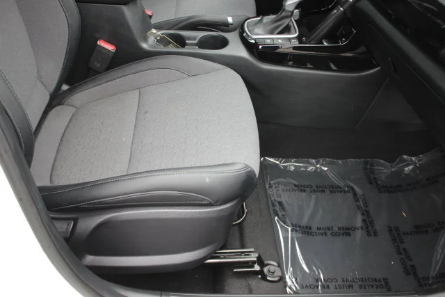 Used 2024 White Kia S image 33