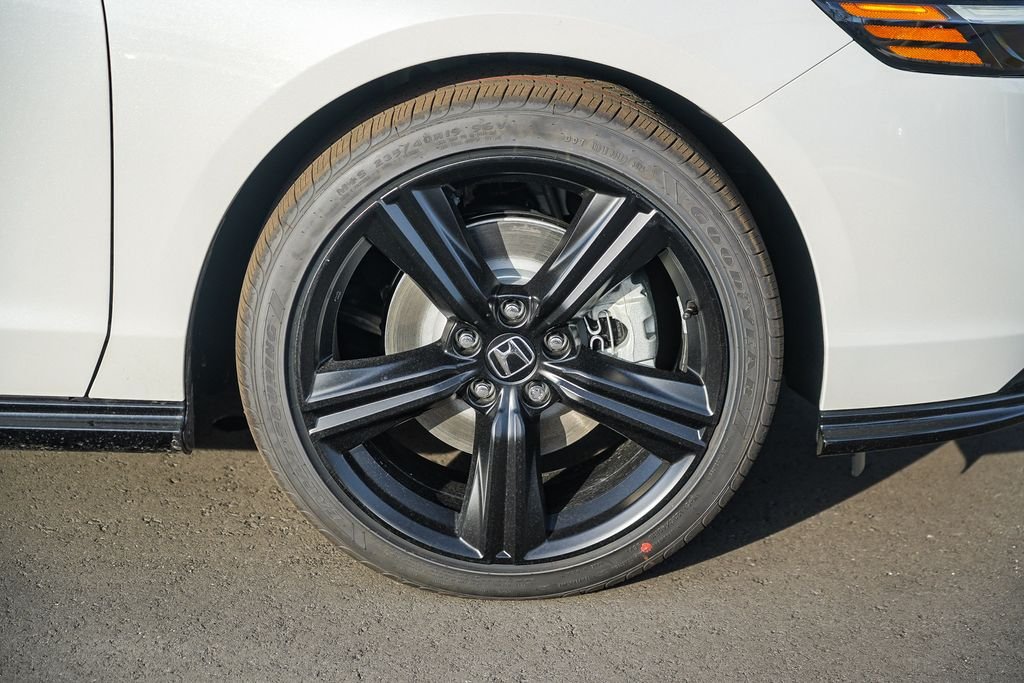 New 2026 Platinum White Pearl Honda Sport-L image 11